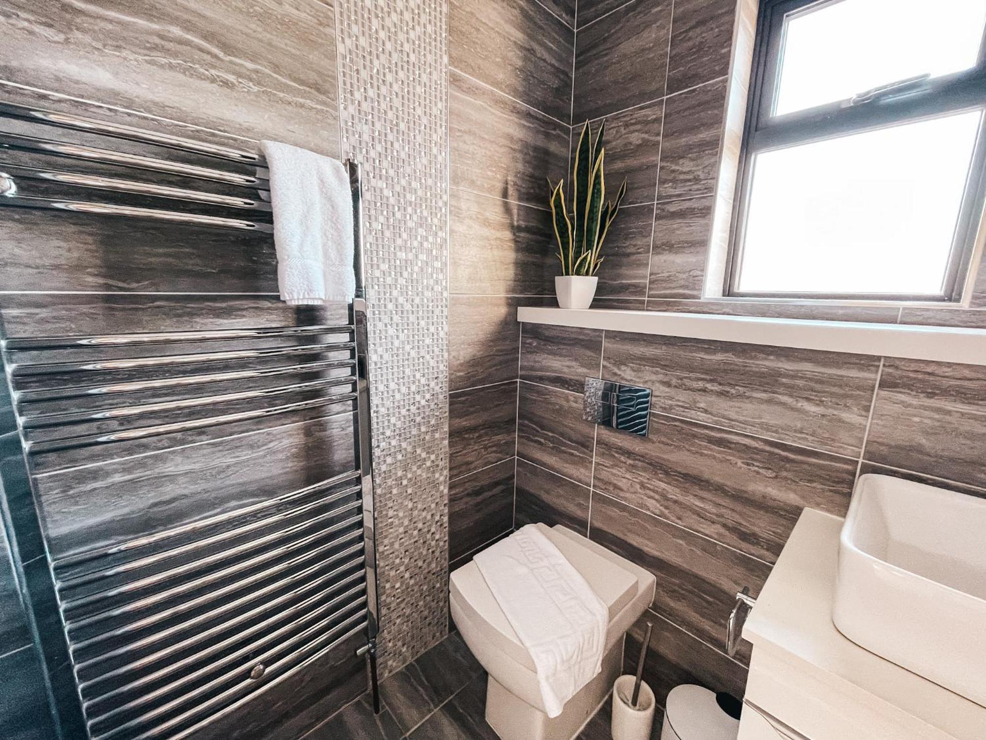 Ty Fry Gardens Villa Cardiff Dış mekan fotoğraf